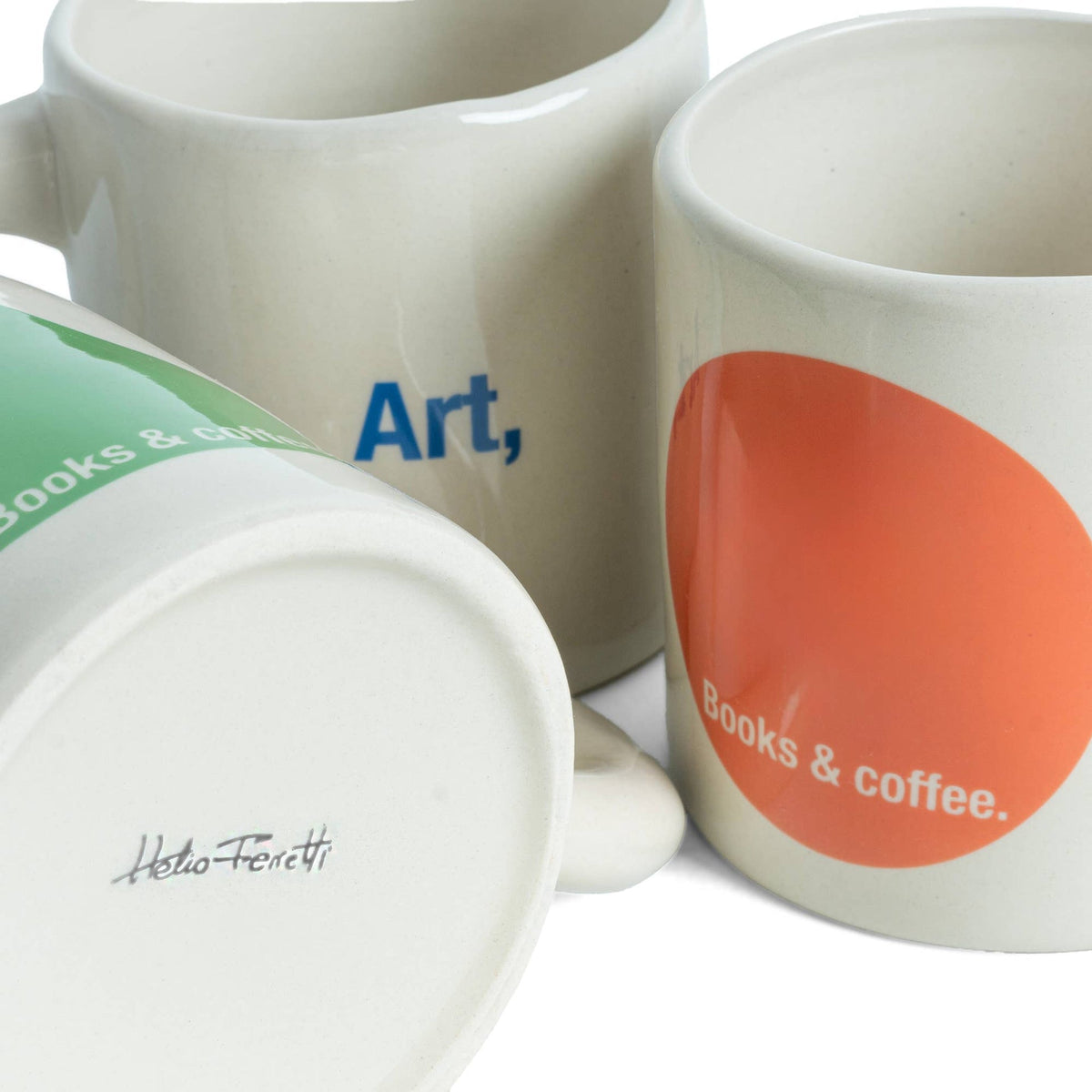 Livres Rouges&tasse à Café Helio Ferretti Vue 5